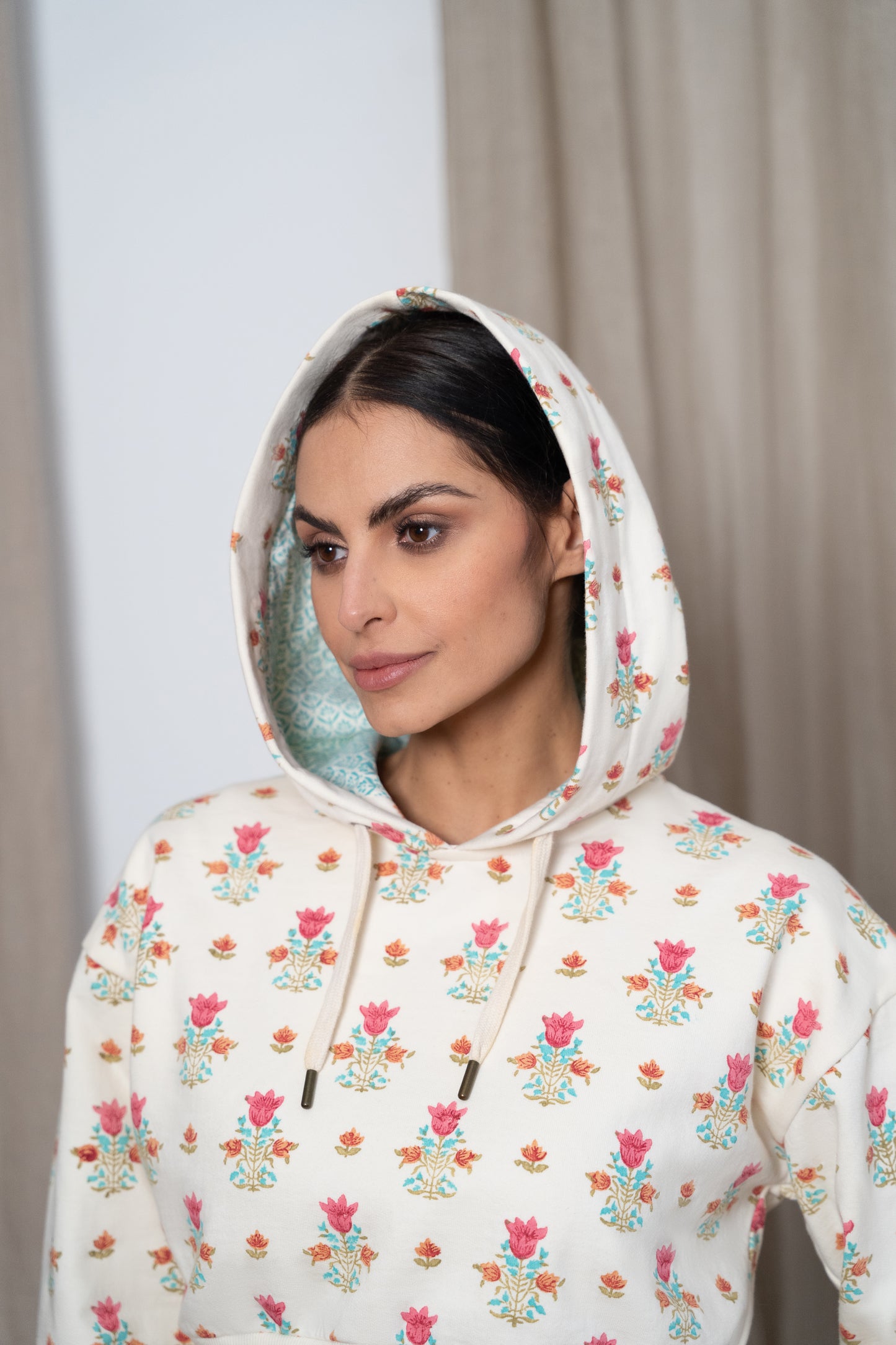 Tulip Blossom Hoodie – Cropped
